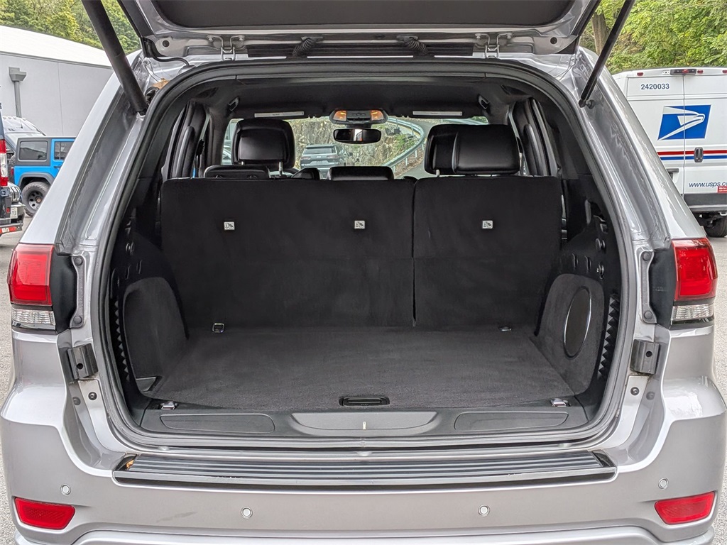 2017 Jeep Grand Cherokee Altitude photo 2