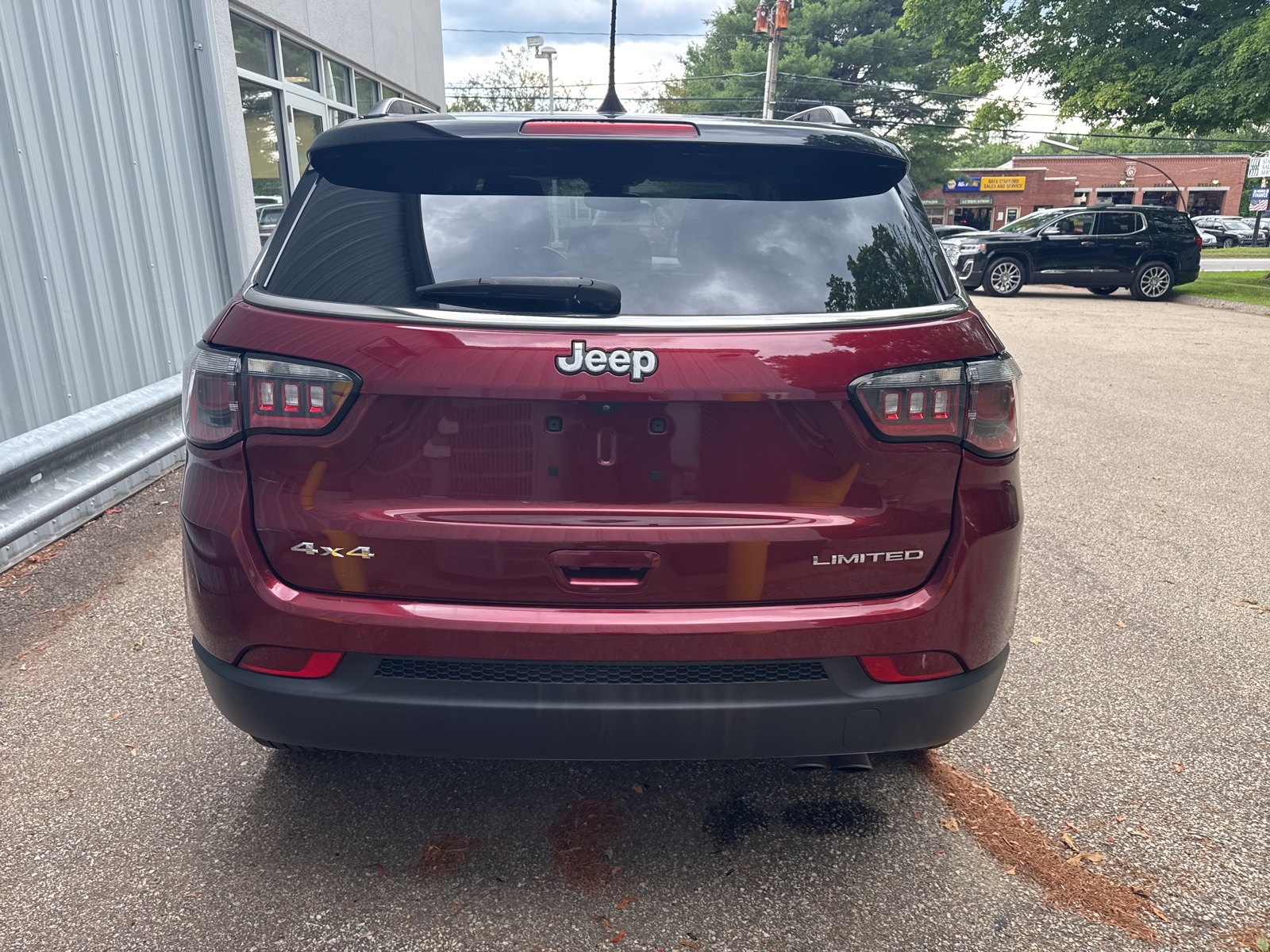 2022 Velvet Red Pearlcoat Jeep Compass Limited 4X4 SUV