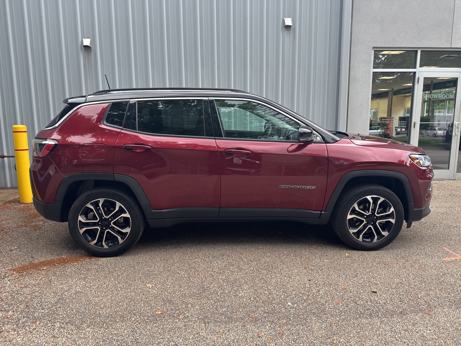 2022 Velvet Red Pearlcoat Jeep Compass Limited 4X4 SUV