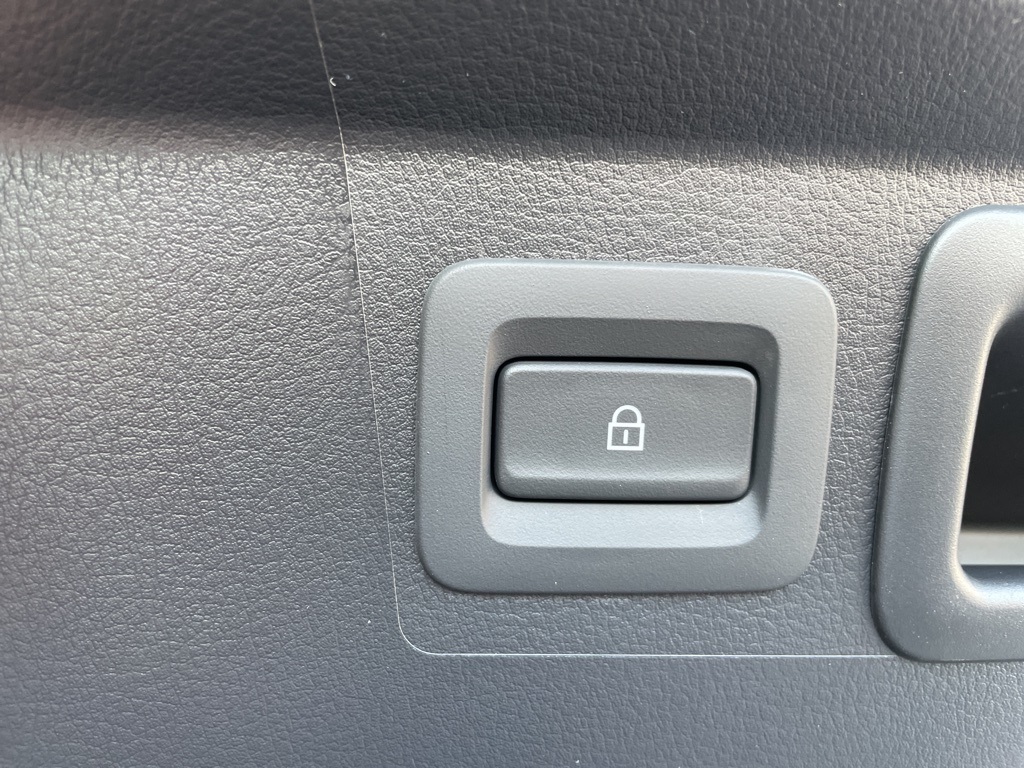 2025 Mazda CX-50 2.5 Select photo 9