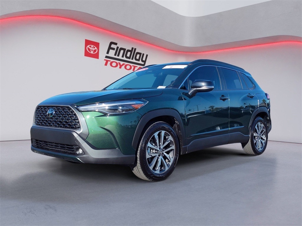 2025 Toyota Corolla Cross XLE's photo