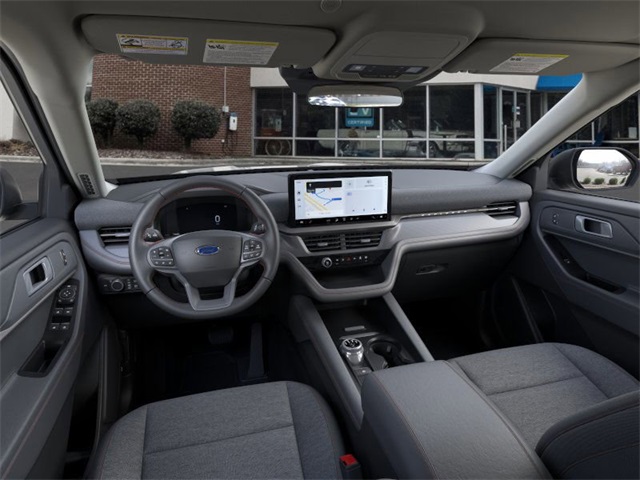 2025 Ford Explorer photo 4