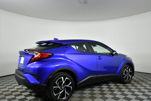 2022 Toyota C-HR XLE photo 9