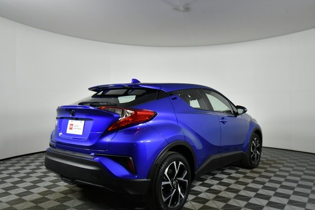 2022 Toyota C-HR XLE photo 10