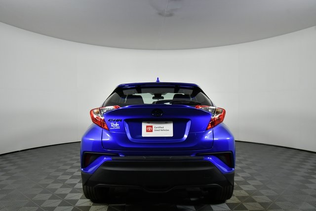 2022 Toyota C-HR XLE photo 11