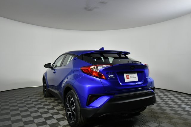 2022 Toyota C-HR XLE photo 12