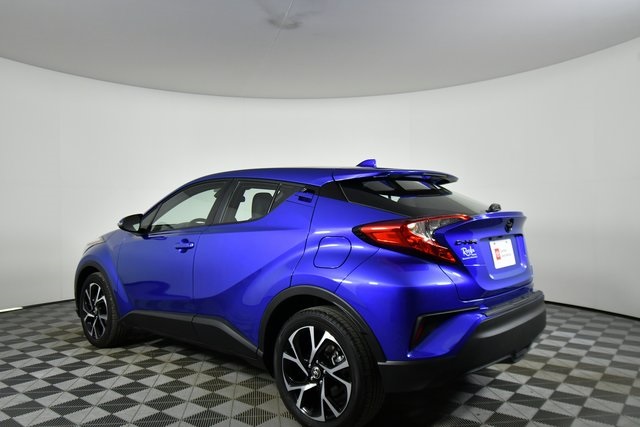 2022 Toyota C-HR XLE photo 13