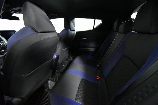 2022 Toyota C-HR XLE photo 21