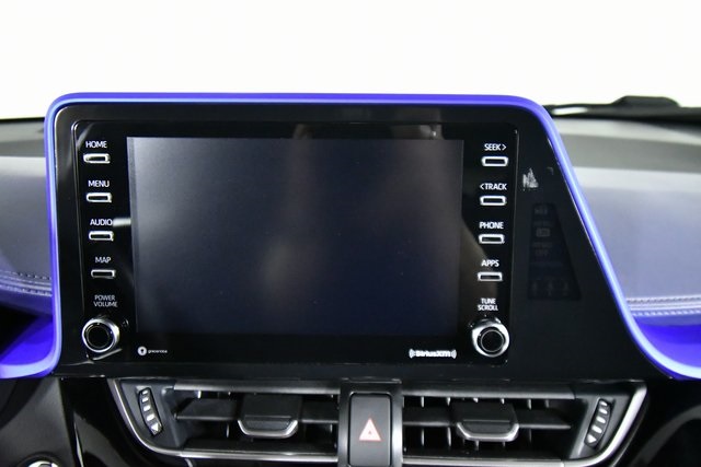 2022 Toyota C-HR XLE photo 3