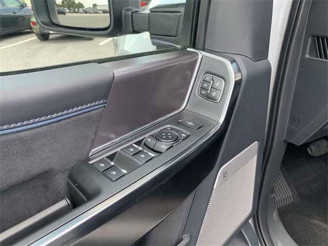 2025 Space White Metallic Ford F-150 Platinum 4X4 Truck