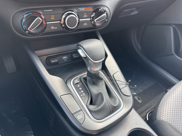 2025 Kia Soul LX photo 13