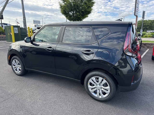 2025 Kia Soul LX photo 5