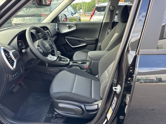 2025 Kia Soul LX photo 8