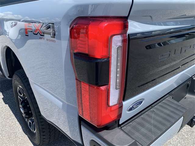 2025 Glacier Gray Metallic Tri-Coat Ford Super Duty F-250 SRW Platinum 4X4 Truck