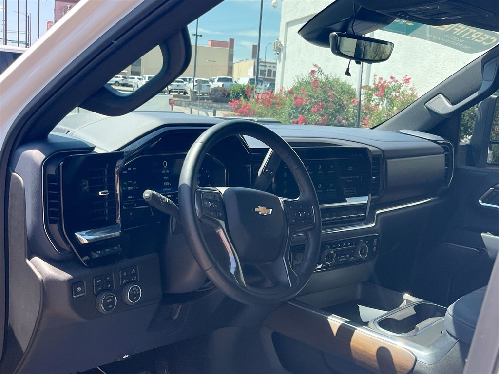 2025 Chevrolet Silverado 2500HD High Country photo 11