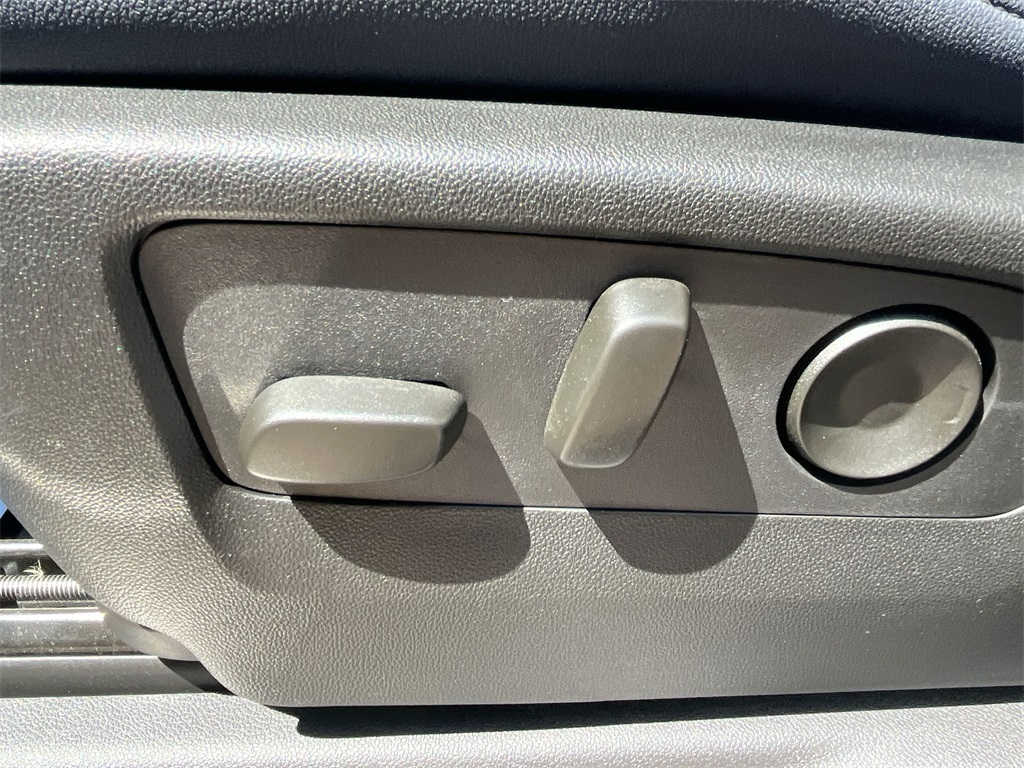2025 Chevrolet Silverado 2500HD High Country photo 13