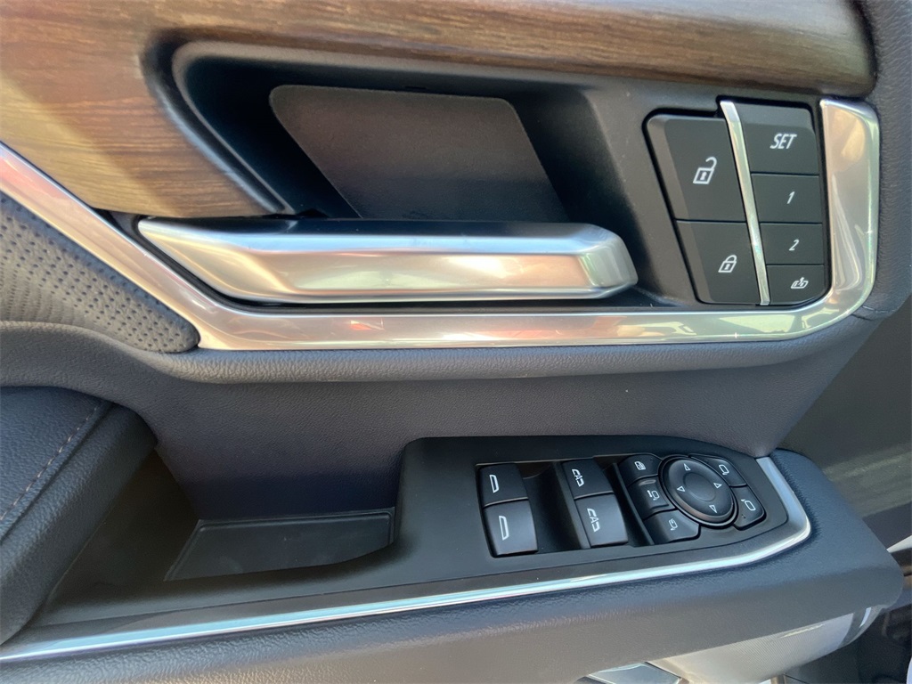 2025 Chevrolet Silverado 2500HD High Country photo 15