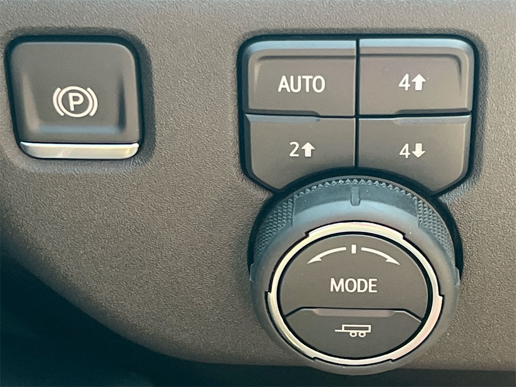 2025 Chevrolet Silverado 2500HD High Country photo 25