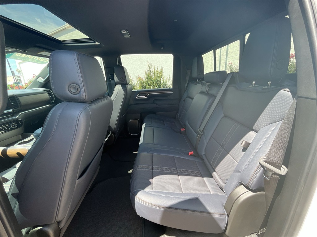 2025 Chevrolet Silverado 2500HD High Country photo 33