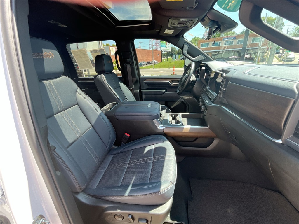 2025 Chevrolet Silverado 2500HD High Country photo 40