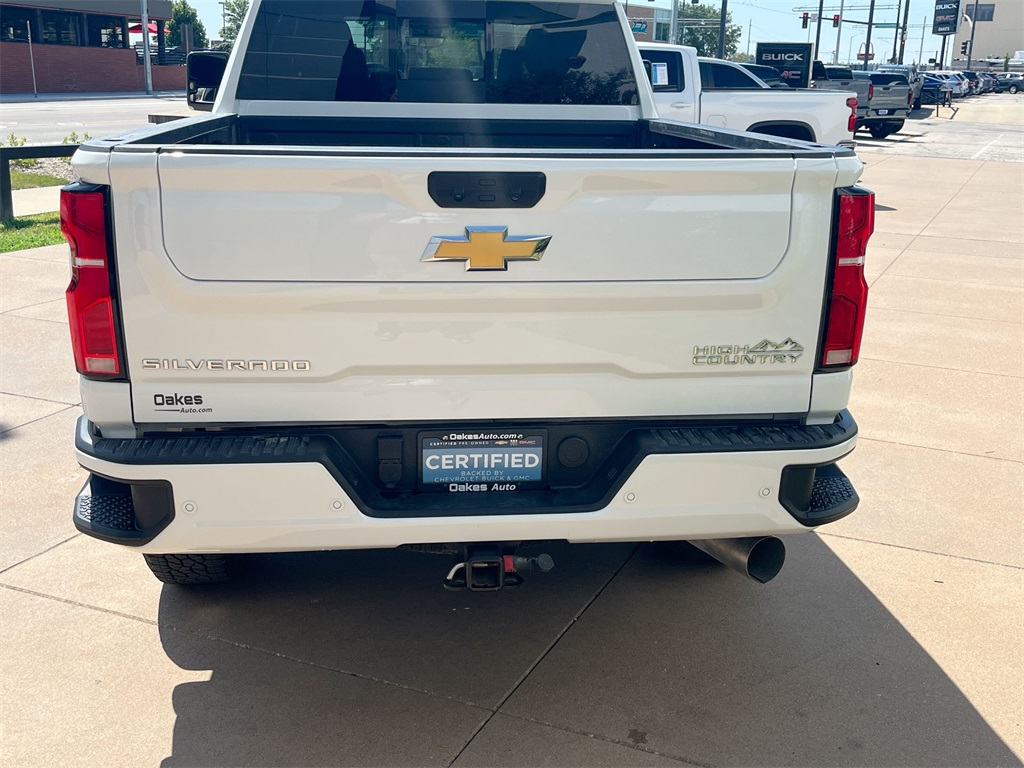 2025 Chevrolet Silverado 2500HD High Country photo 4