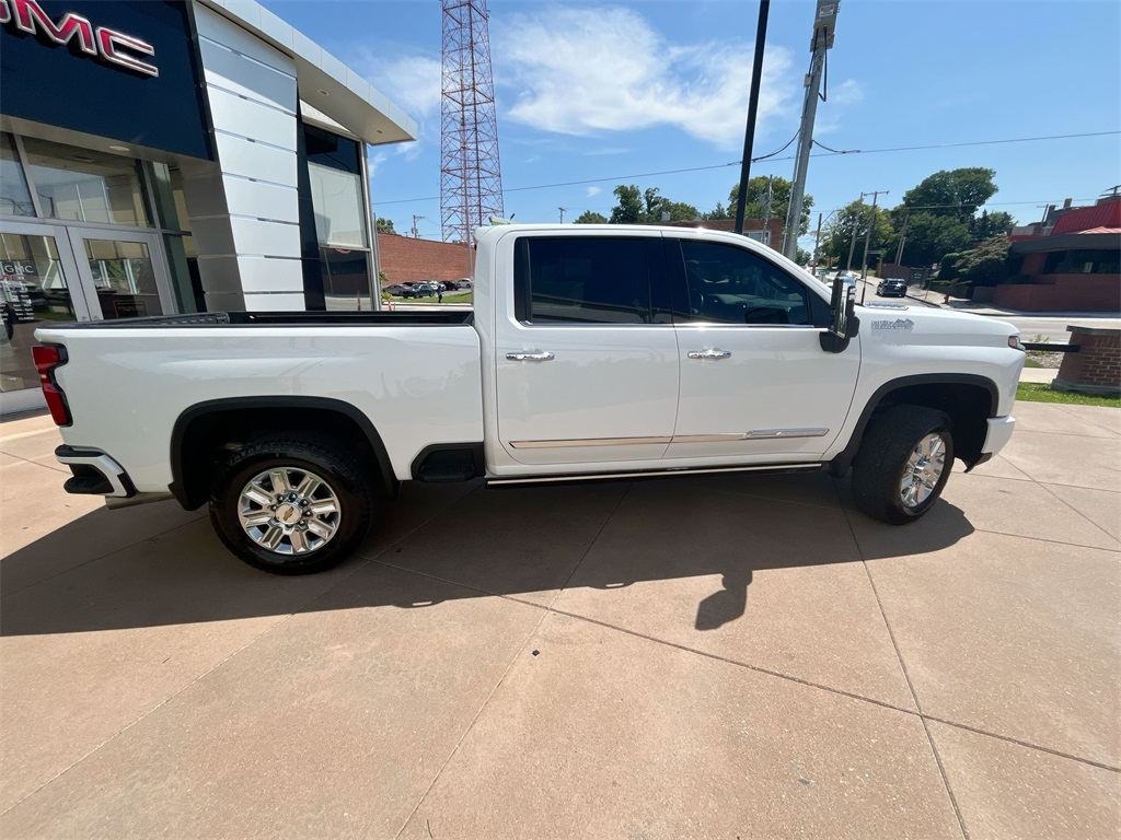 2025 Chevrolet Silverado 2500HD High Country photo 6