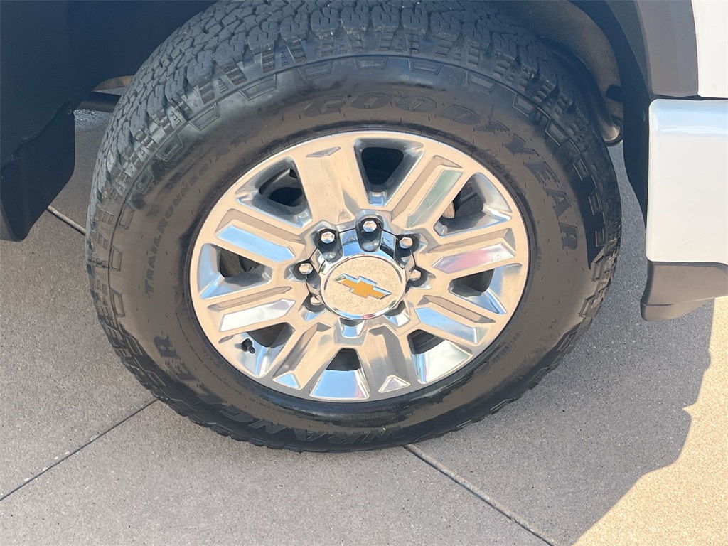 2025 Chevrolet Silverado 2500HD High Country photo 8