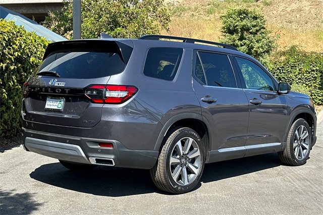 2025 Honda Pilot Elite photo 4