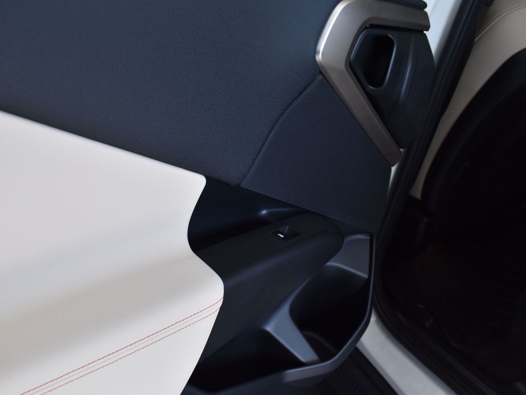 2025 Mineral White Metallic BMW X3 30 xDrive AWD SUV