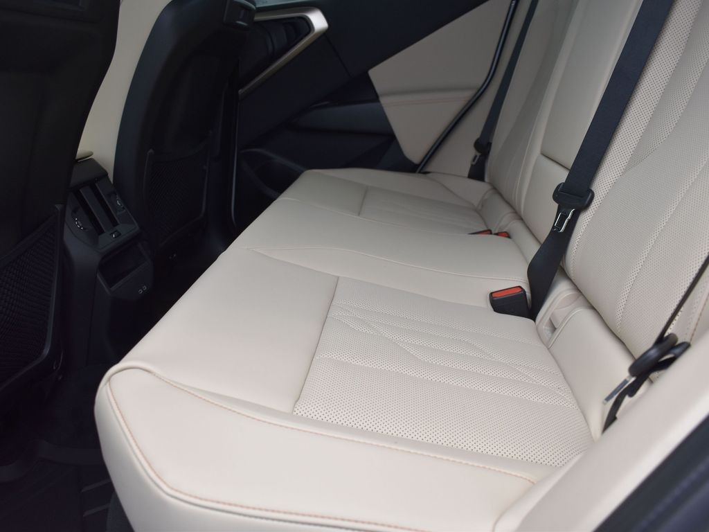 2025 Mineral White Metallic BMW X3 30 xDrive AWD SUV