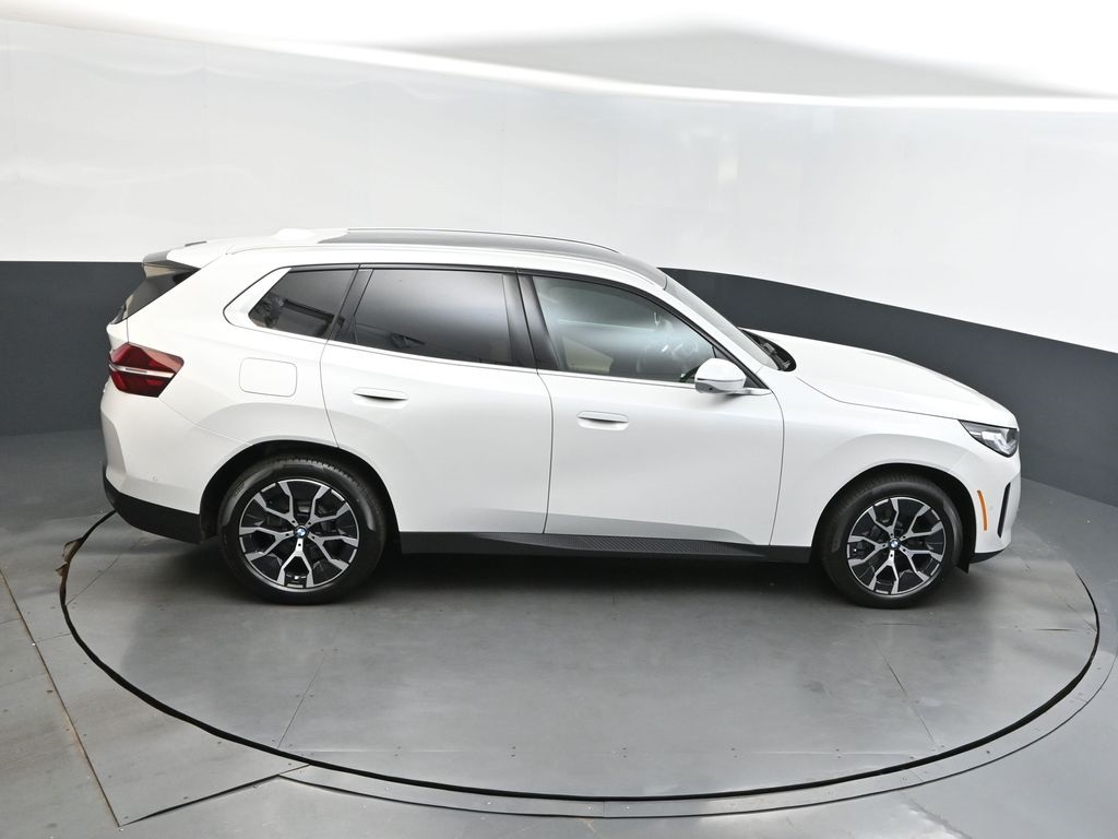2025 Mineral White Metallic BMW X3 30 xDrive AWD SUV