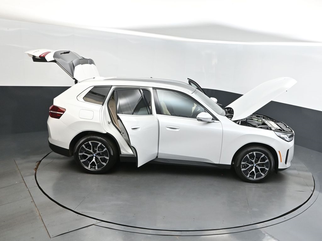 2025 Mineral White Metallic BMW X3 30 xDrive AWD SUV
