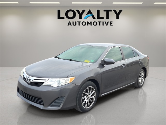 2012 Toyota Camry LE's photo