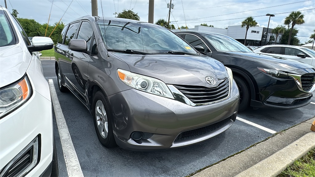 2014 Gray Toyota Sienna LE Van