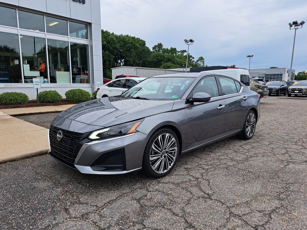2023 Nissan Altima 2.5 SL Sedan 4 Dr. FWD 2
