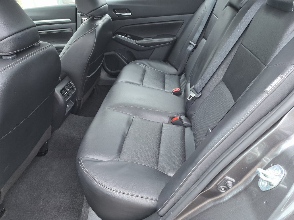 2023 Nissan Altima 2.5 SL Sedan 4 Dr. FWD 26