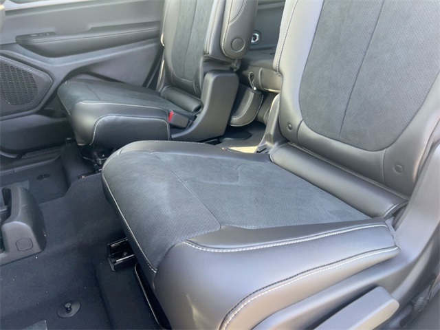 new 2025 Jeep Grand Cherokee L car, priced at $44,490