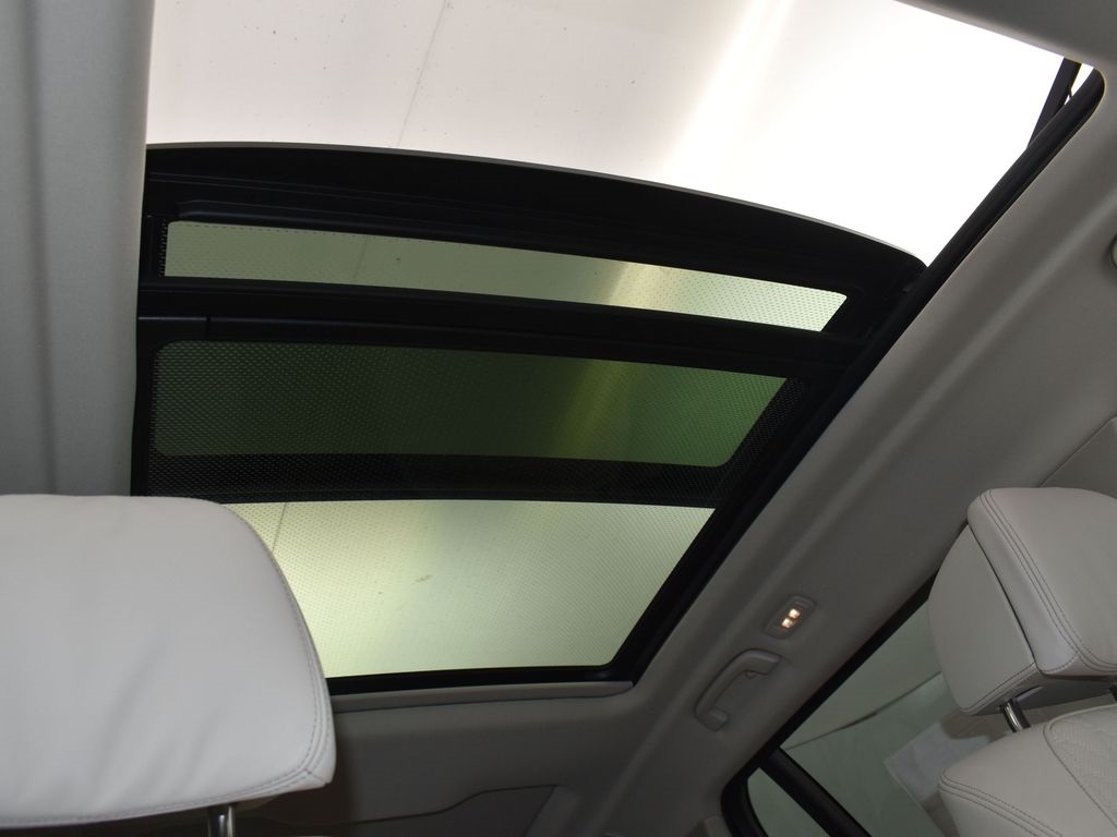2026 Mineral White Metallic BMW X7 xDrive40i AWD SUV