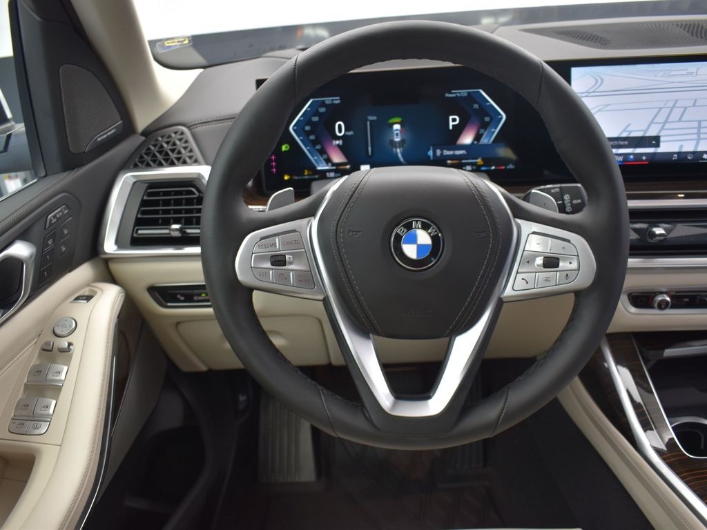 2026 Mineral White Metallic BMW X7 xDrive40i AWD SUV