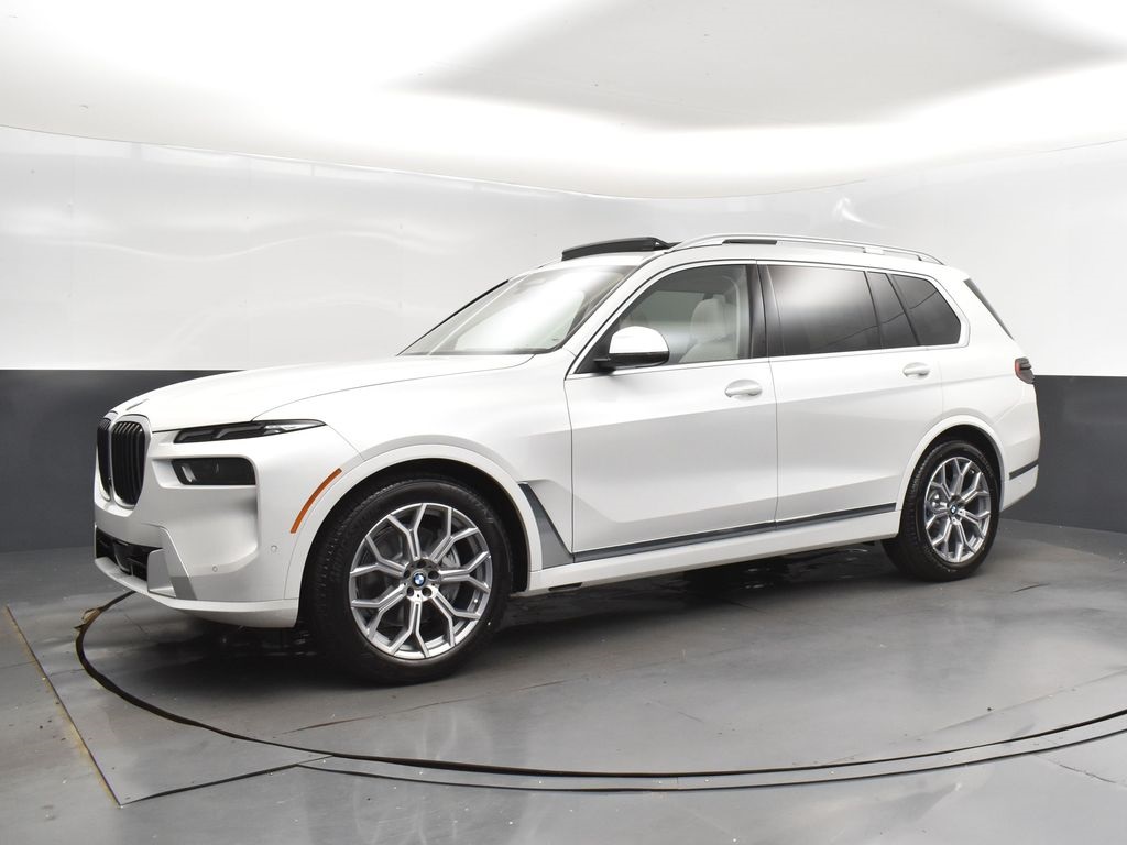 2026 Mineral White Metallic BMW X7 xDrive40i AWD SUV