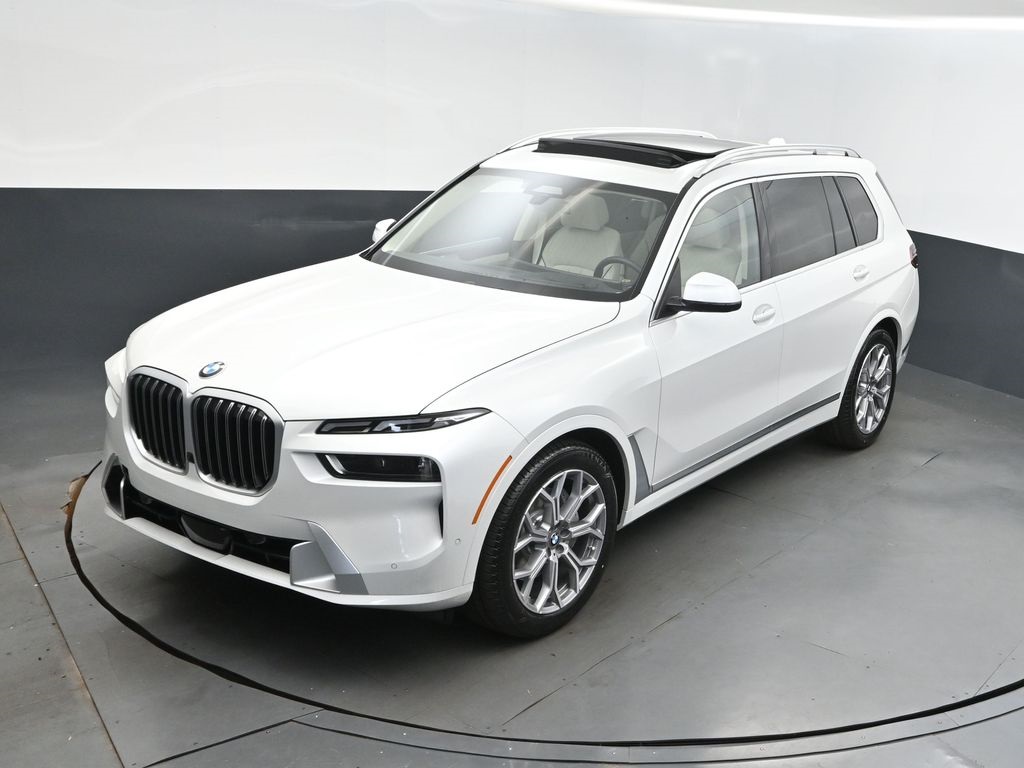 2026 Mineral White Metallic BMW X7 xDrive40i AWD SUV