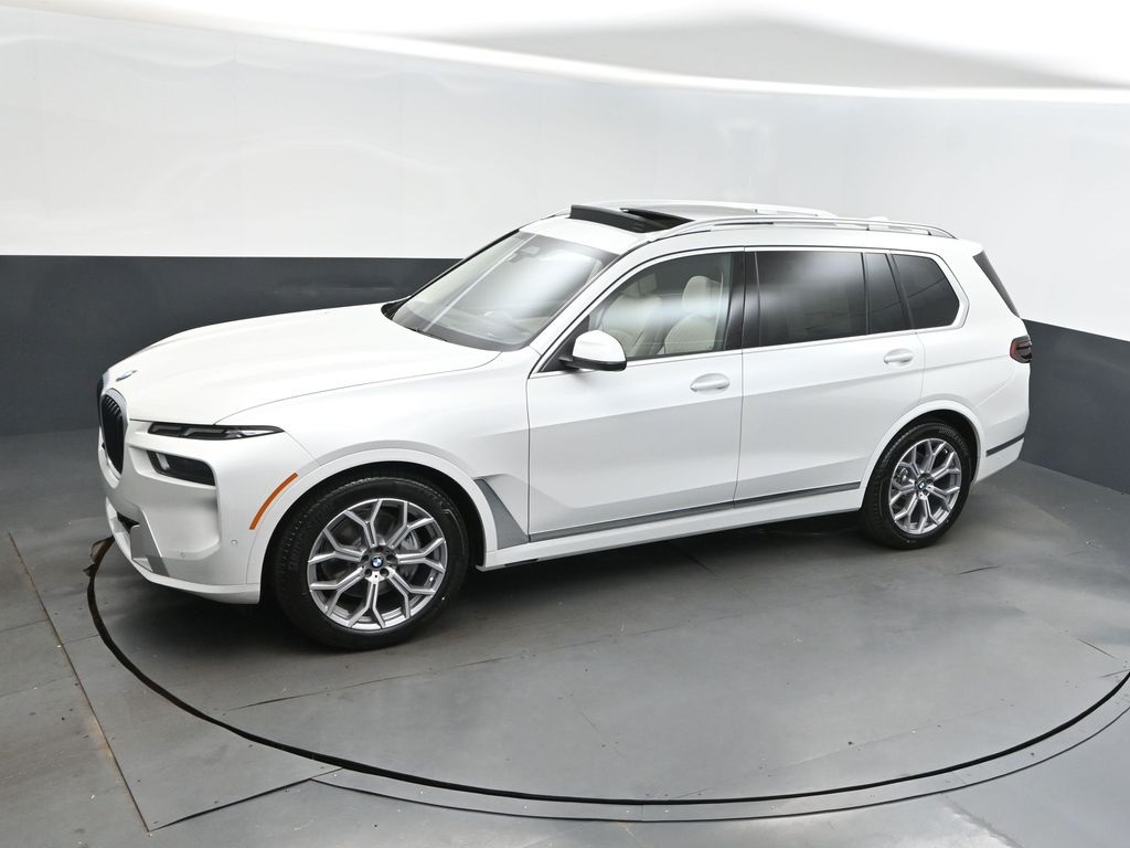 2026 Mineral White Metallic BMW X7 xDrive40i AWD SUV