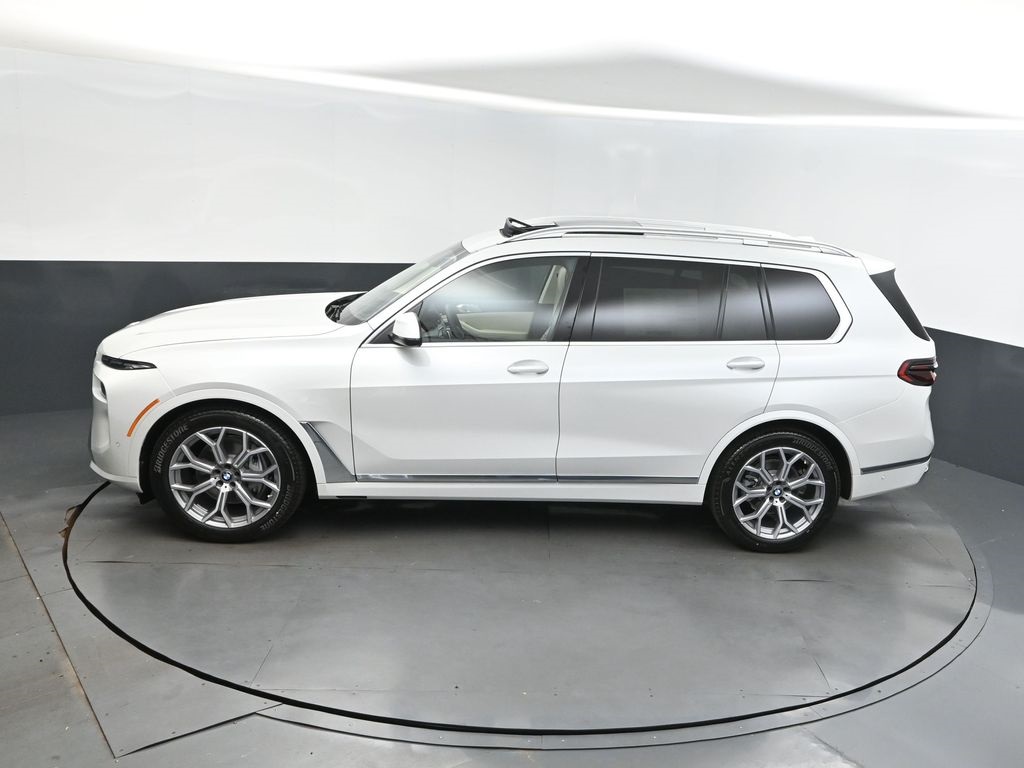 2026 Mineral White Metallic BMW X7 xDrive40i AWD SUV
