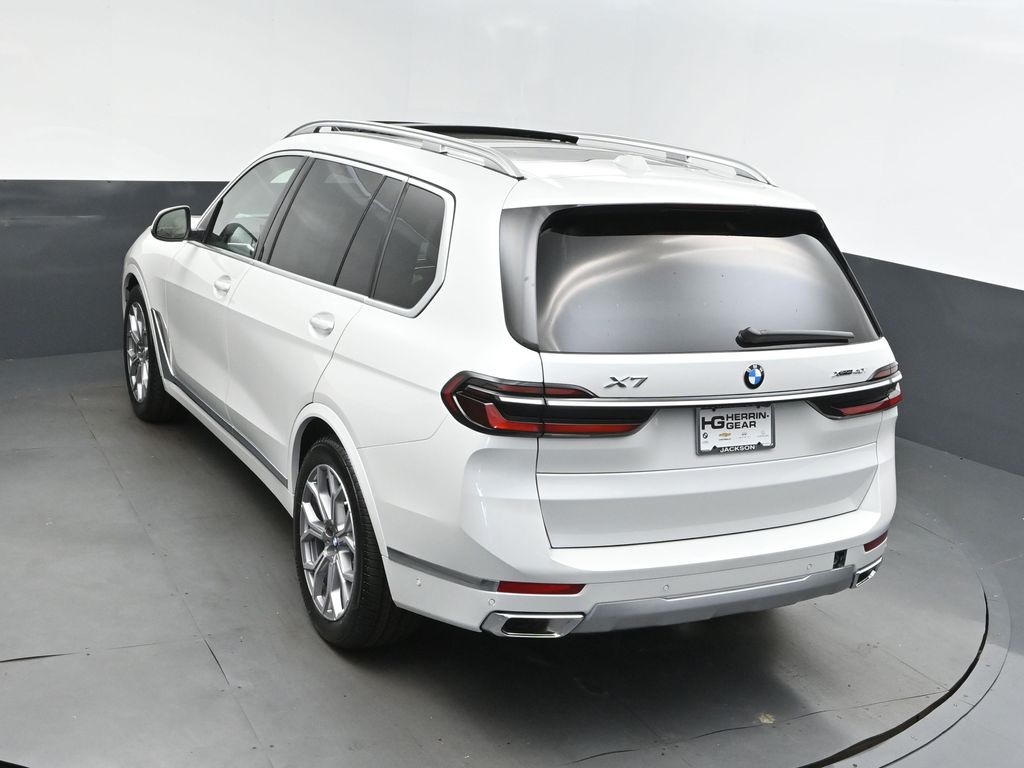 2026 Mineral White Metallic BMW X7 xDrive40i AWD SUV