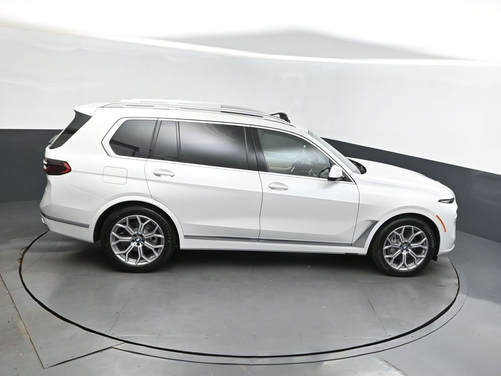 2026 Mineral White Metallic BMW X7 xDrive40i AWD SUV