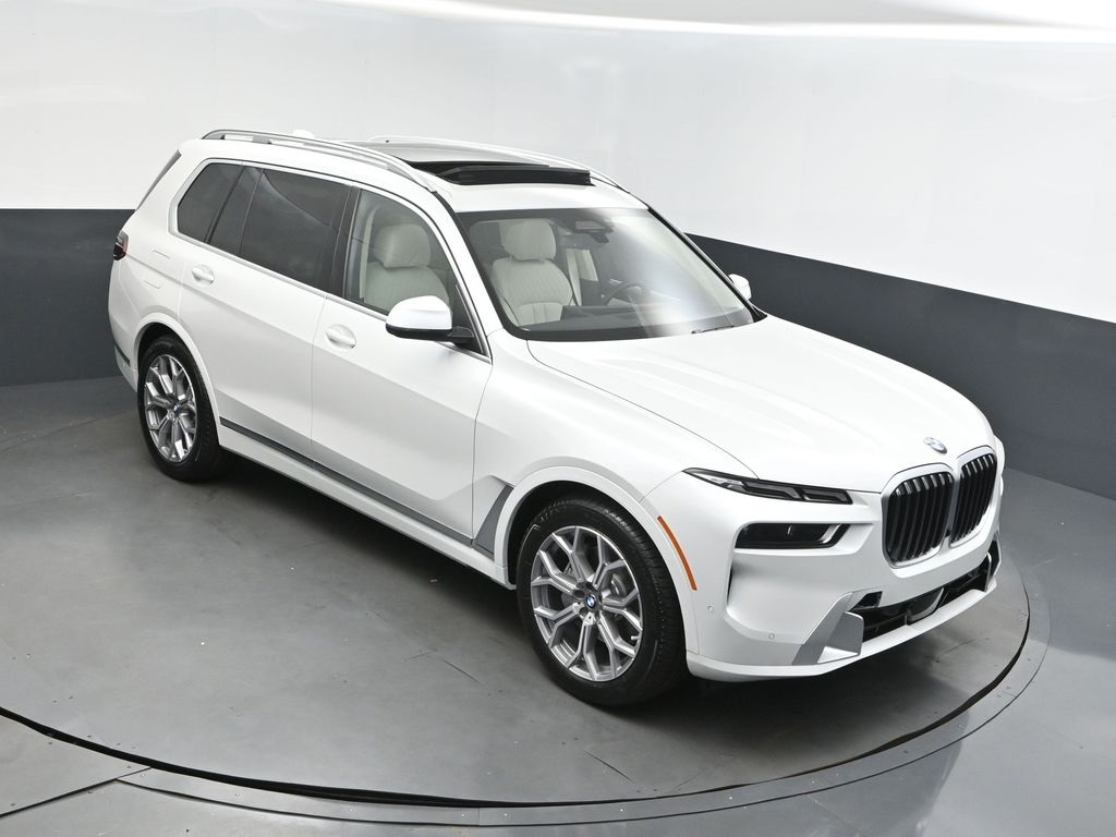 2026 Mineral White Metallic BMW X7 xDrive40i AWD SUV
