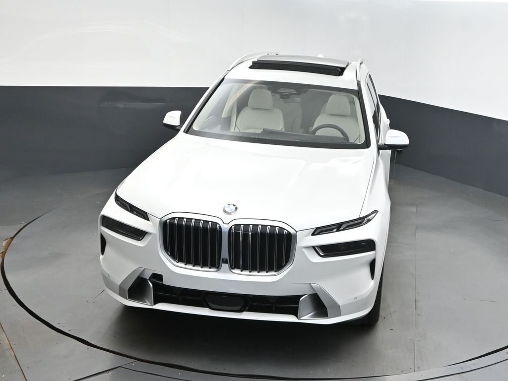 2026 Mineral White Metallic BMW X7 xDrive40i AWD SUV
