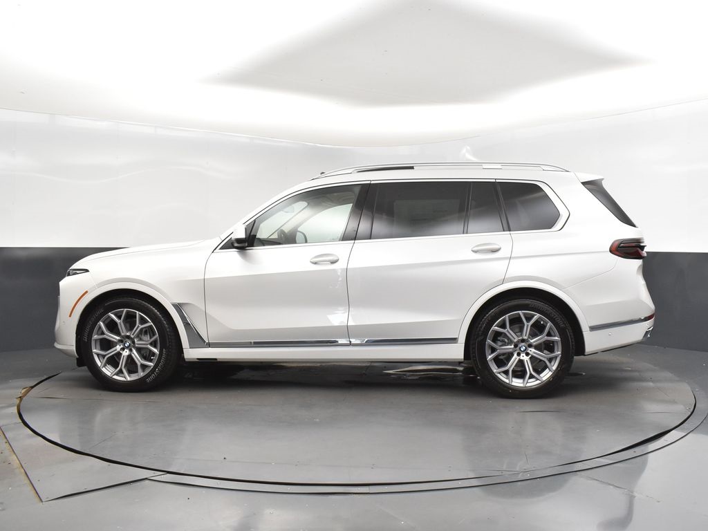 2026 Mineral White Metallic BMW X7 xDrive40i AWD SUV