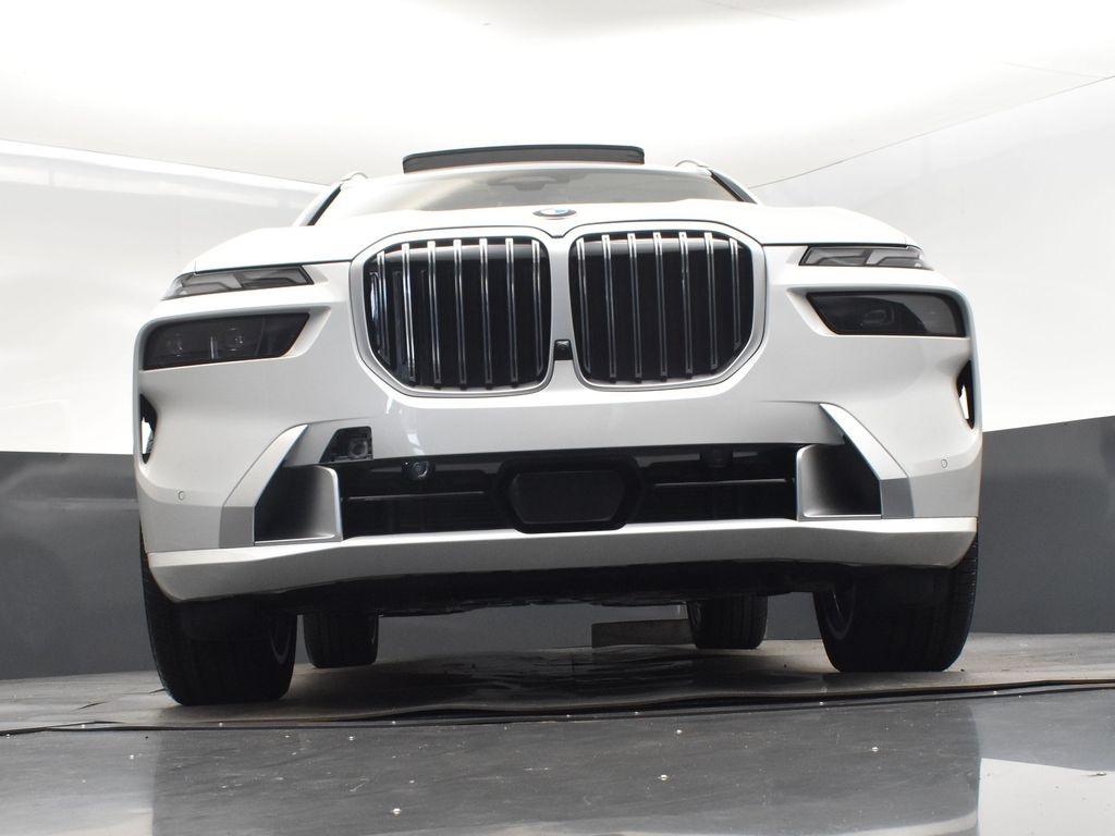 2026 Mineral White Metallic BMW X7 xDrive40i AWD SUV