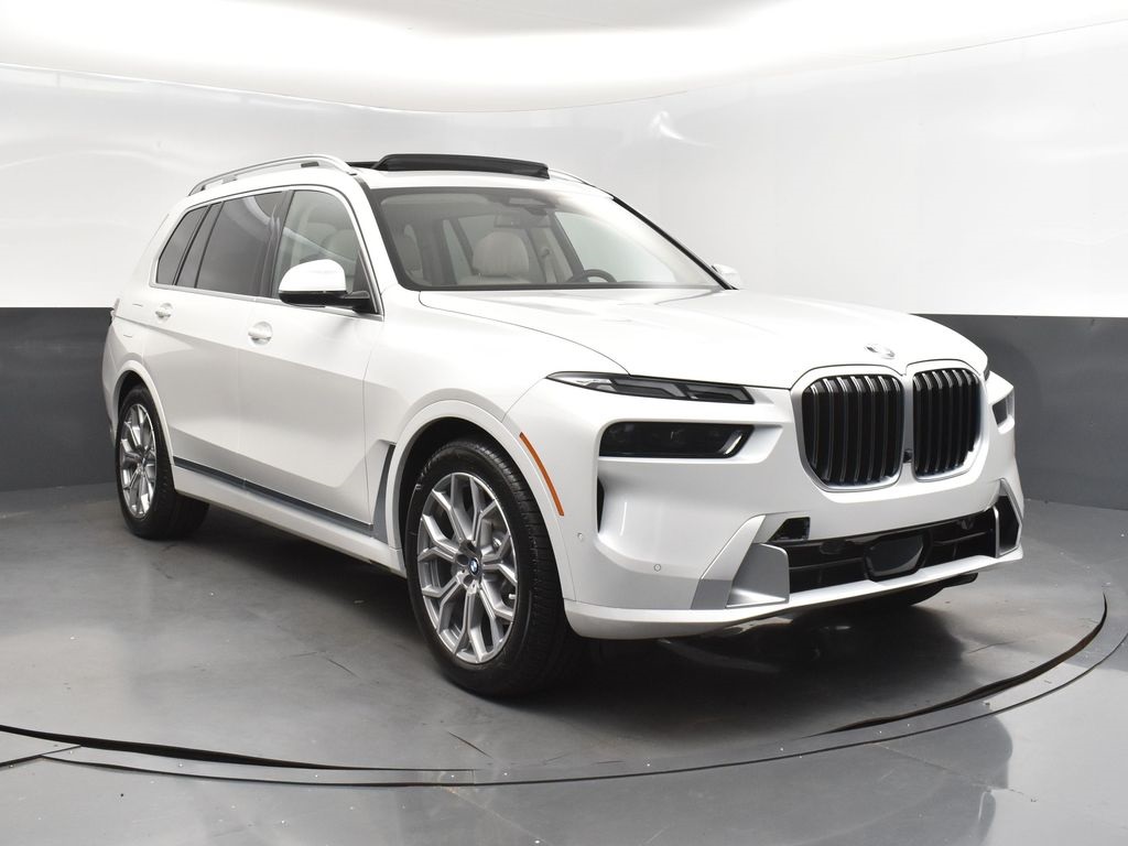 2026 Mineral White Metallic BMW X7 xDrive40i AWD SUV